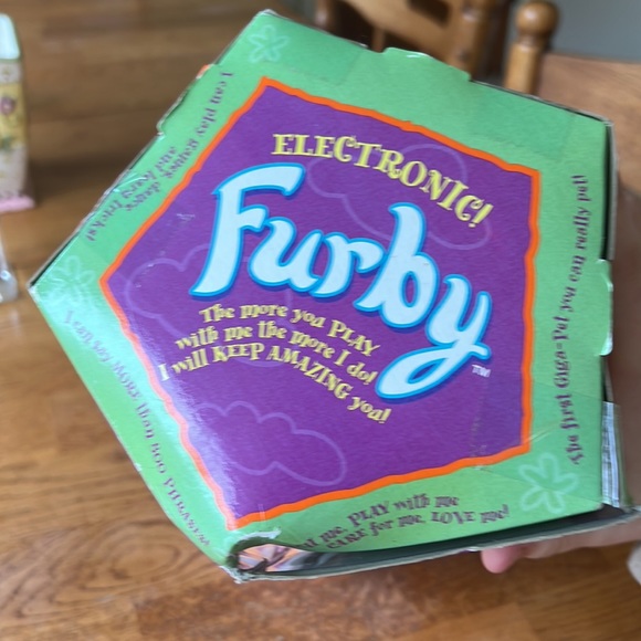 Vintage 1998 Furby, Never been opened. Model 70-800 - Picture 3 of 8